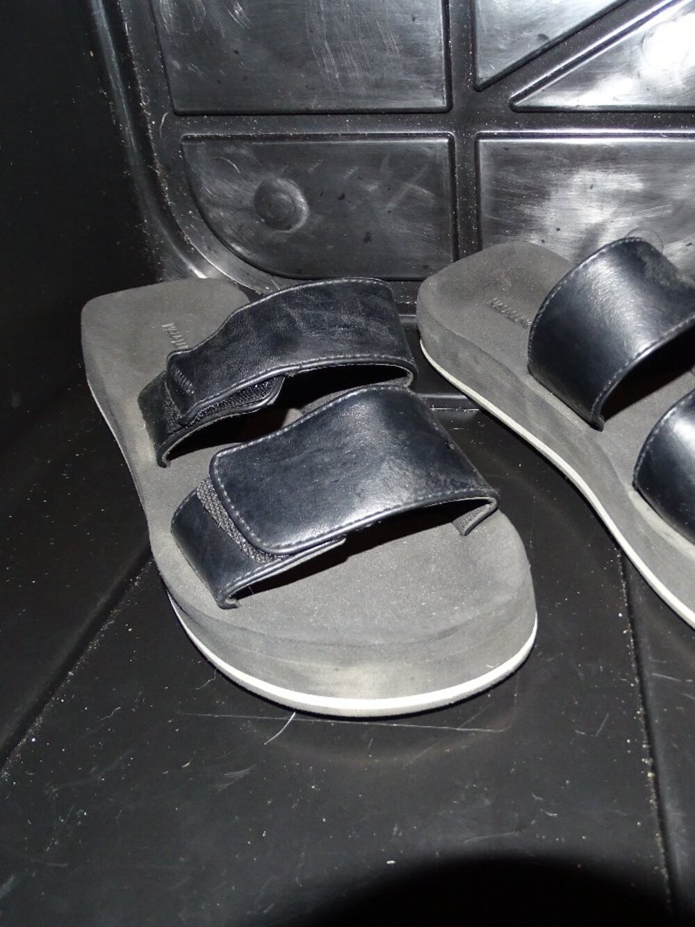 Kam-Lung Black Double Strap Slides, Size 8